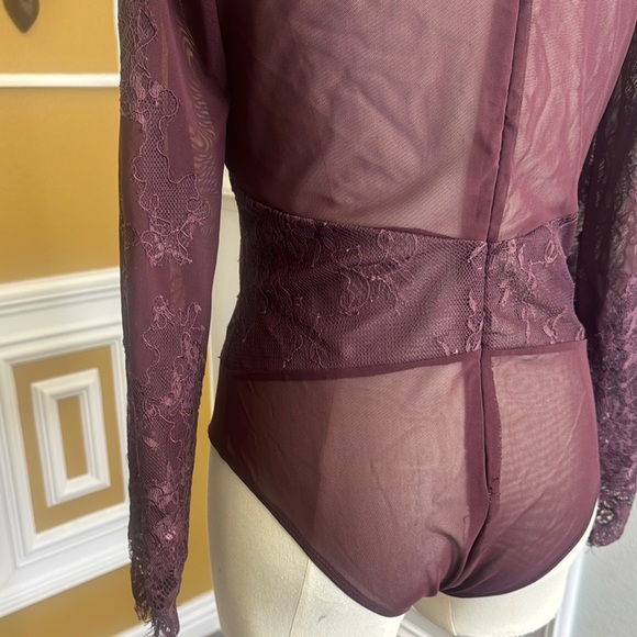 Elegant Lace Bodysuit in Deep Burgundy - Picture 13 of 16